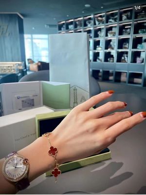 গুণ  18K Gold And Real Diamonds Van Cleef And Arpels 5 Motifs Vintage Alhambra Bracelet কারখানা