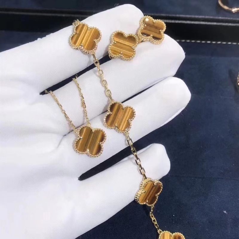 গুণমান 18K গোল্ড এবং রিয়েল ডায়মন্ডস ভ্যান ক্লিফ এবং আর্পেলস 5 মোটিফস ভিনটেজ আলহাম্বরা ব্রেসলেট কারখানা