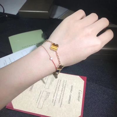 গুণমান 18K গোল্ড এবং রিয়েল ডায়মন্ডস ভ্যান ক্লিফ এবং আর্পেলস 5 মোটিফস ভিনটেজ আলহাম্বরা ব্রেসলেট কারখানা
